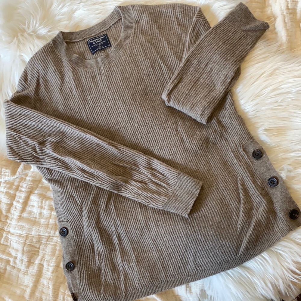 A B E R C R O M B I E & F I T C H Sweater - image 1